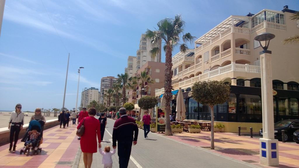 אל קאמפיו Beach House Brotonss מראה חיצוני תמונה